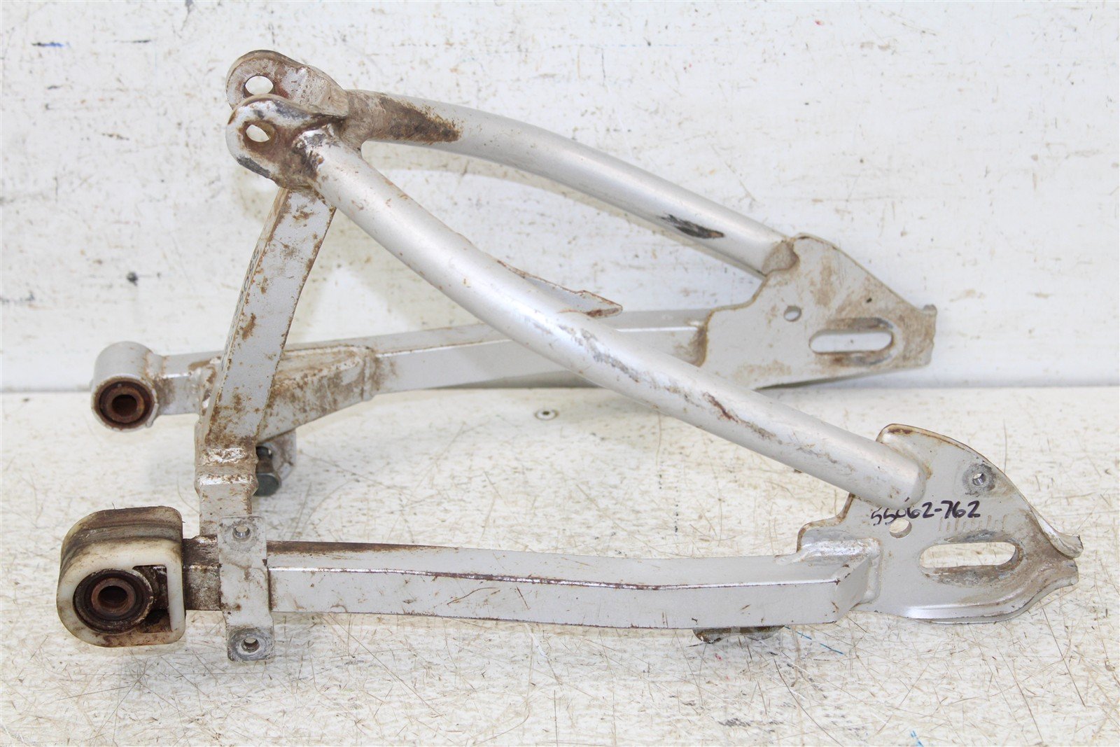 2000 Yamaha TTR 90 Swingarm Swing Arm 55062
