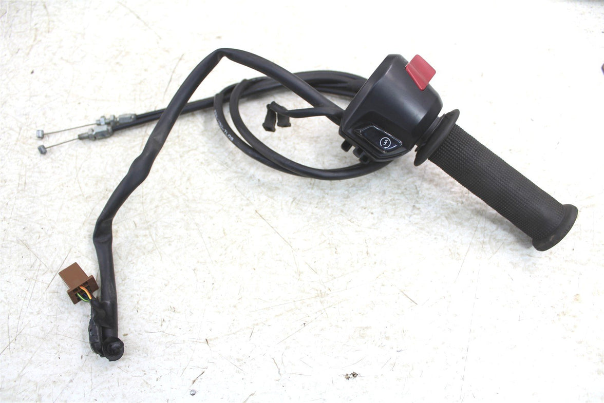 2018 Honda CB 300F Throttle Housing Tube w/ Cables Right Handle Bar Switch 15075