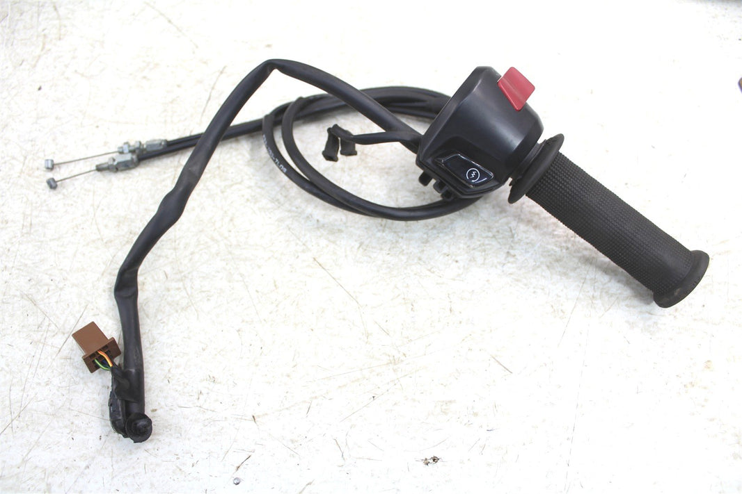 2018 Honda CB 300F Throttle Housing Tube w/ Cables Right Handle Bar Switch 15075
