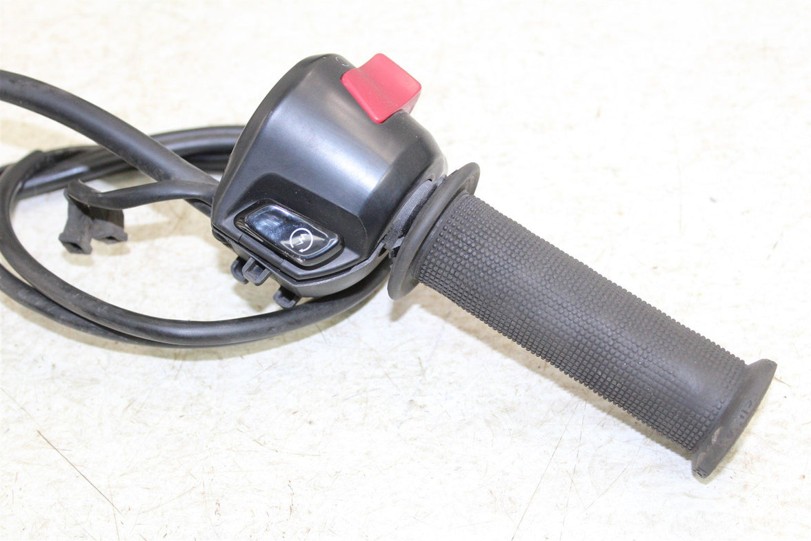 2018 Honda CB 300F Throttle Housing Tube w/ Cables Right Handle Bar Switch 15075