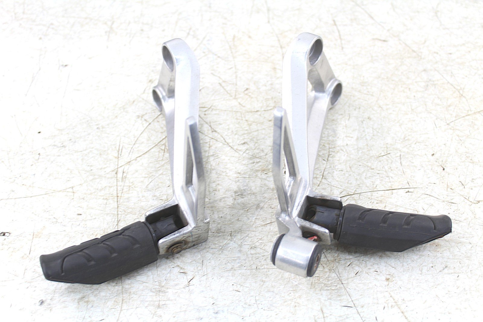2018 Honda CB 300F Passenger Foot Rest Pegs Set 15075