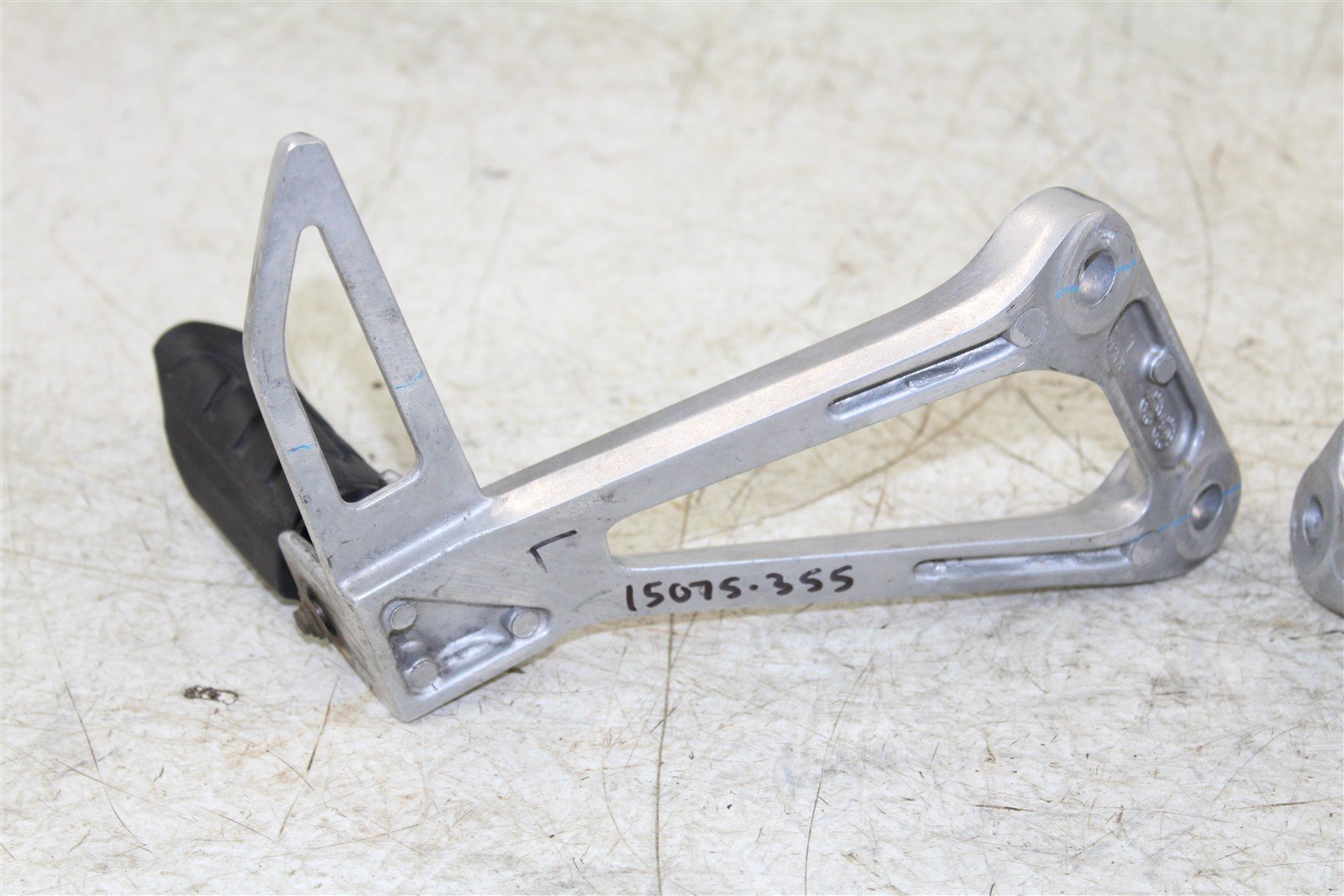2018 Honda CB 300F Passenger Foot Rest Pegs Set 15075