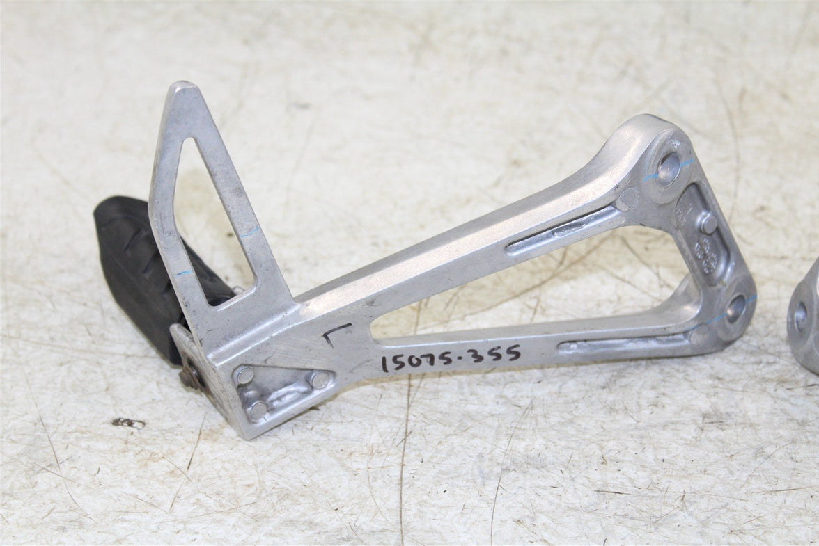 2018 Honda CB 300F Passenger Foot Rest Pegs Set 15075