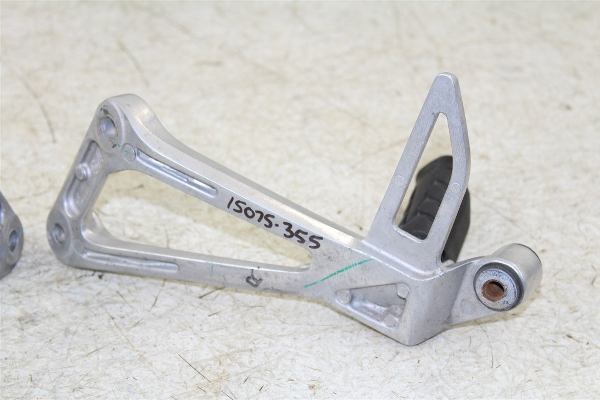 2018 Honda CB 300F Passenger Foot Rest Pegs Set 15075