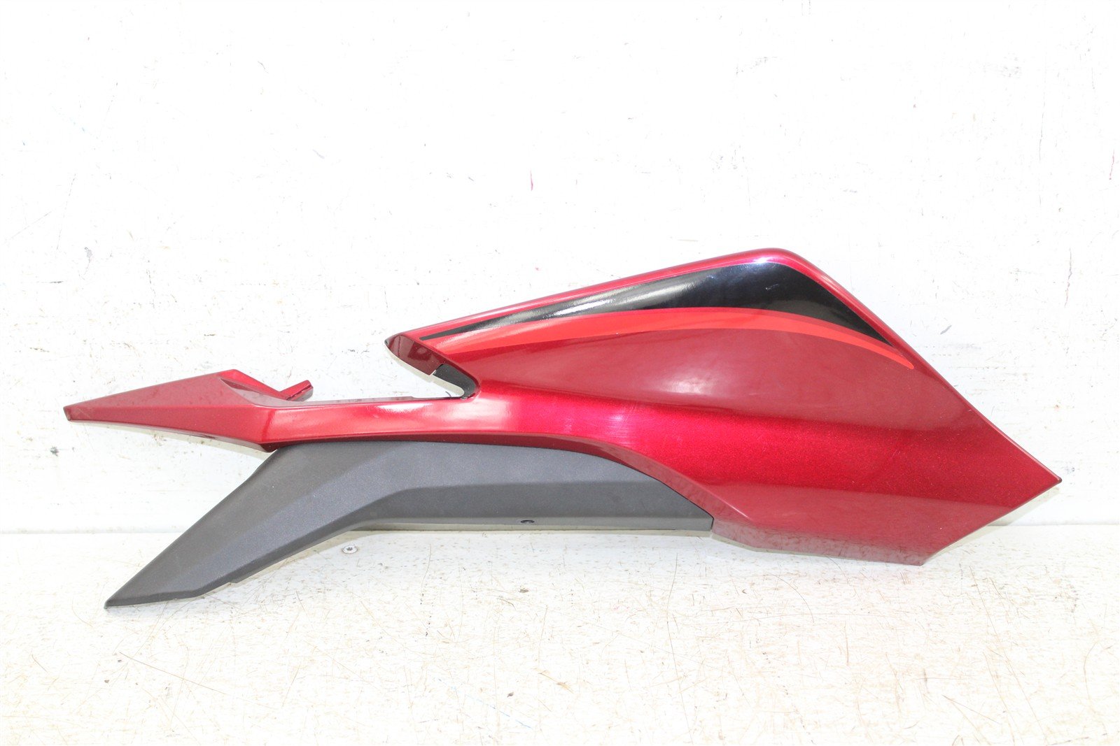2018 Honda CB 300F Rear Right Side Cover Panel Plastic Fairing 15075