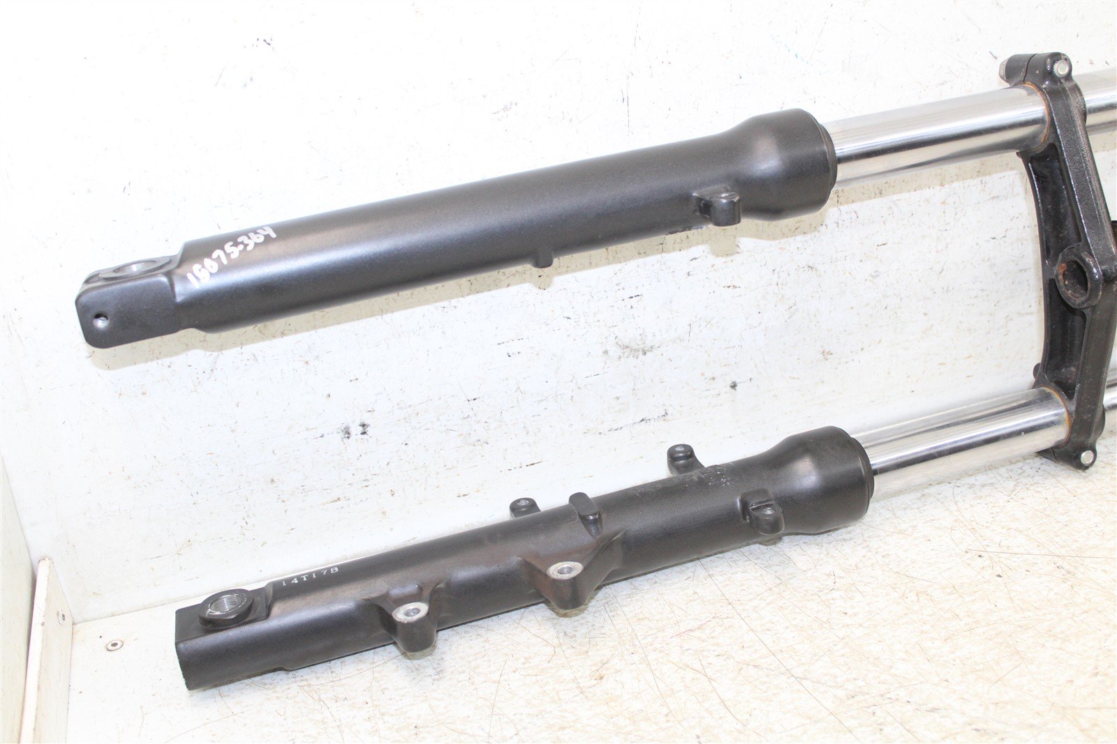 2018 Honda CB 300F Fork Tubes Front Suspension Triple Clamps 15075