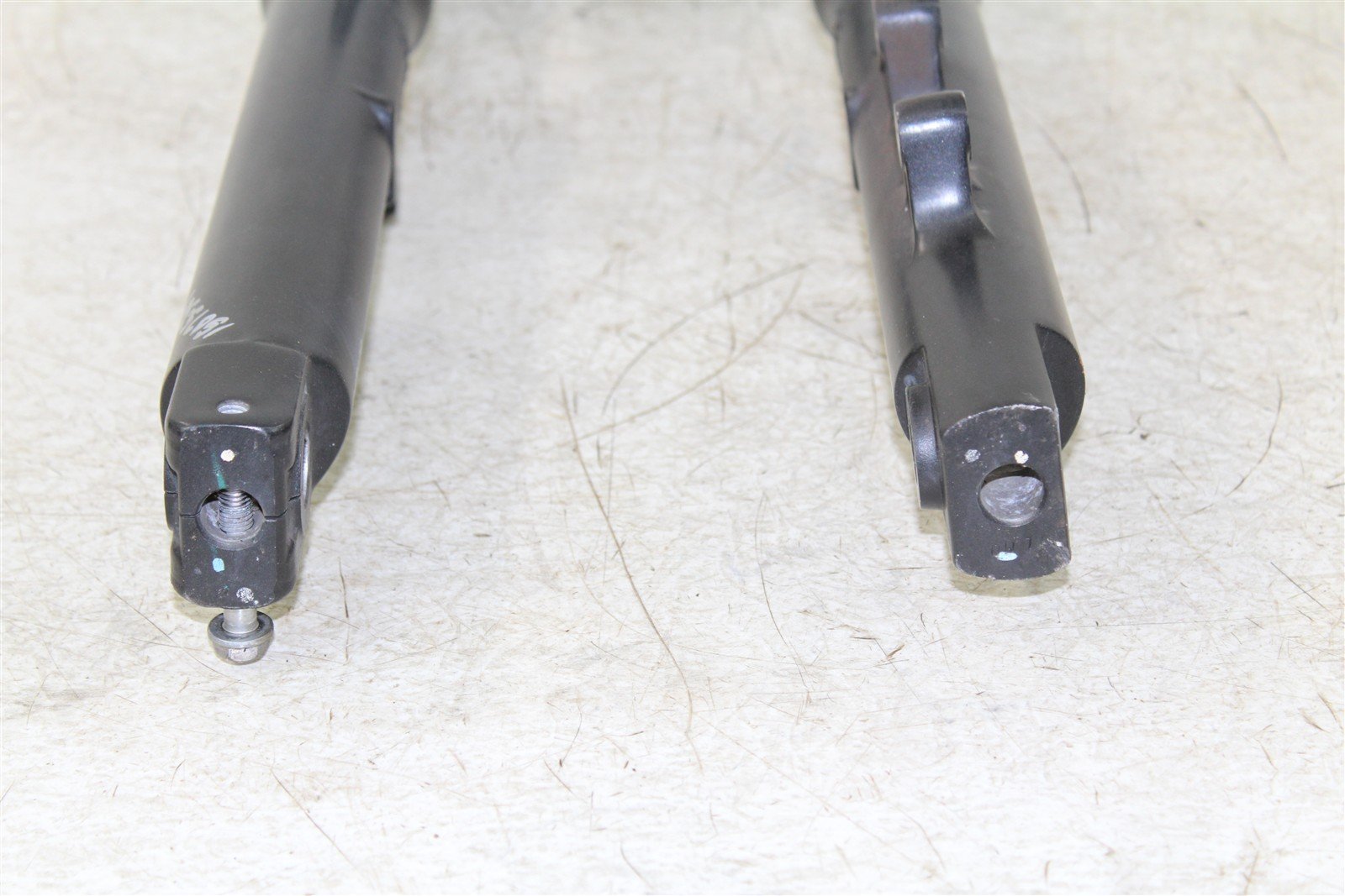 2018 Honda CB 300F Fork Tubes Front Suspension Triple Clamps 15075