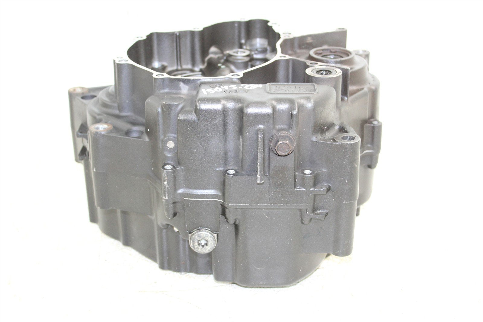 2018 Honda CB 300F Engine Cases Crankcase Motor Left Right 15075