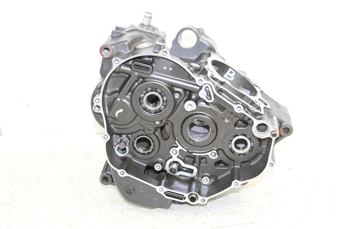 2018 Honda CB 300F Engine Cases Crankcase Motor Left Right 15075