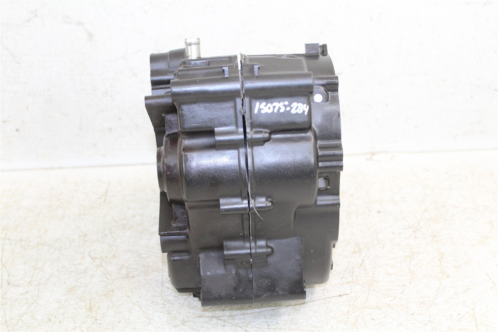 2018 Honda CB 300F Engine Cases Crankcase Motor Left Right 15075