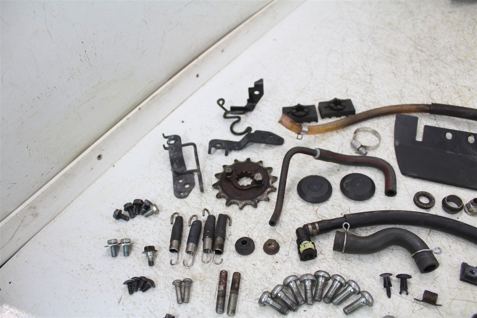 2018 Honda CB 300F Chassis Bolt Kit Hardware Bracket Mount Wire Hose 15075