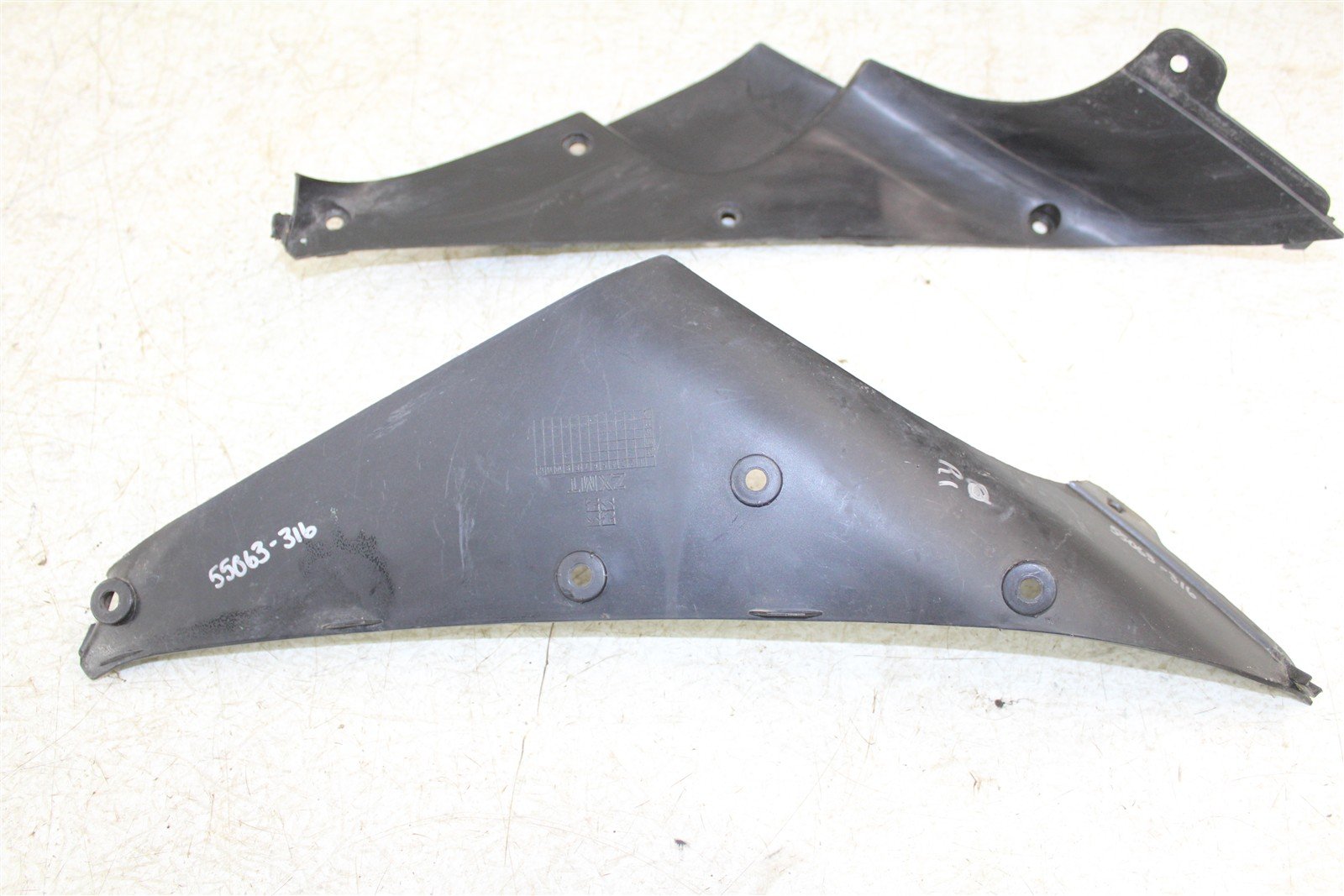 2002 Yamaha R1 Plastic Front Inner Fenders Covers 55063
