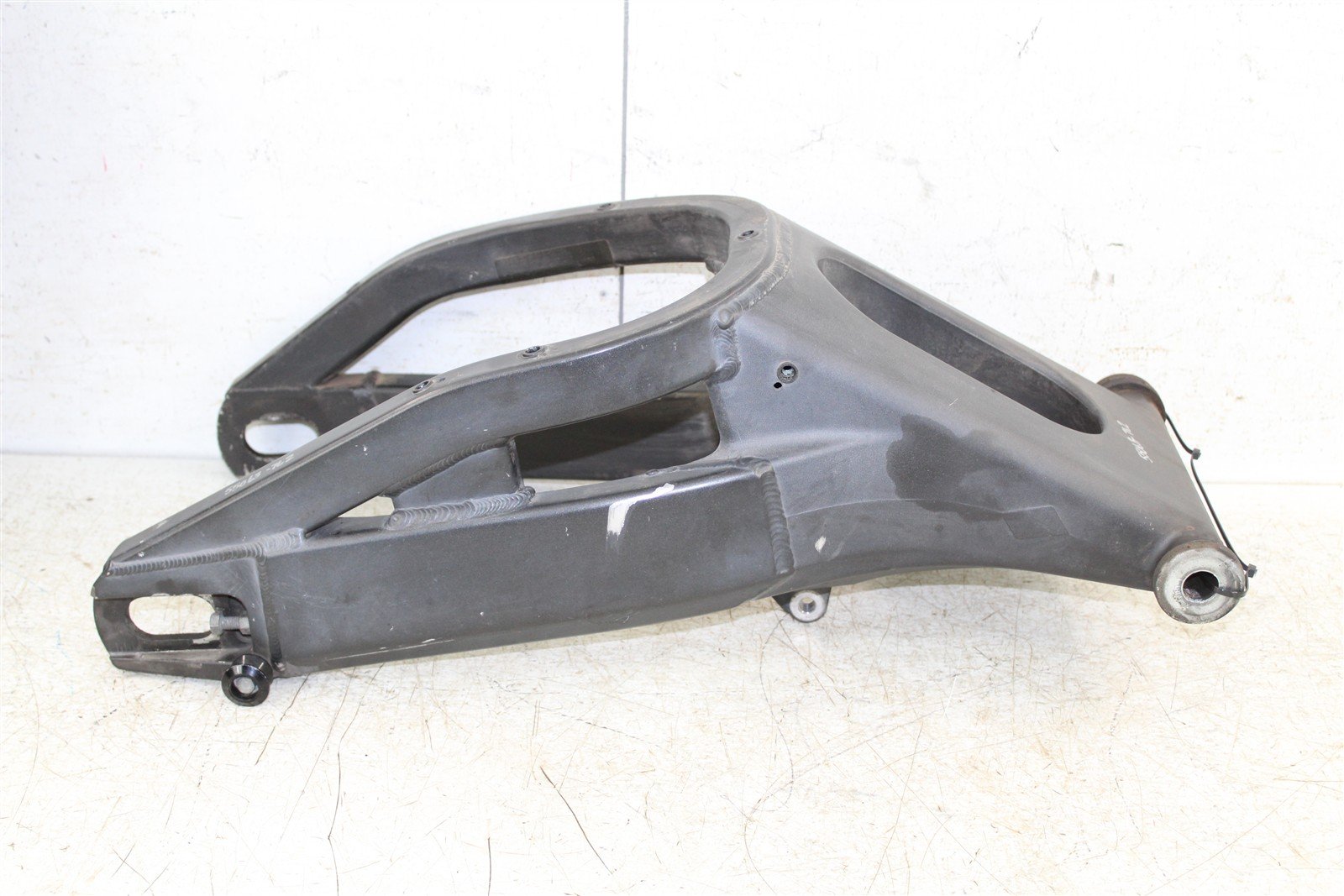 2002 Yamaha R1 Swingarm Swing Arm 55063