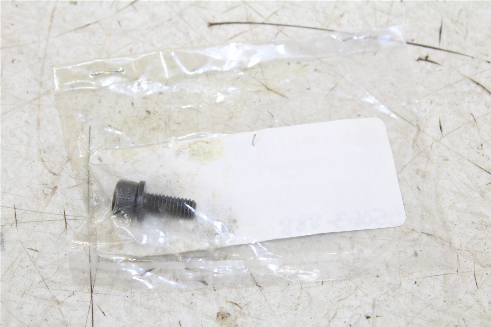 NOS Genuine Yamaha Bolt 90110-06025 // 55063