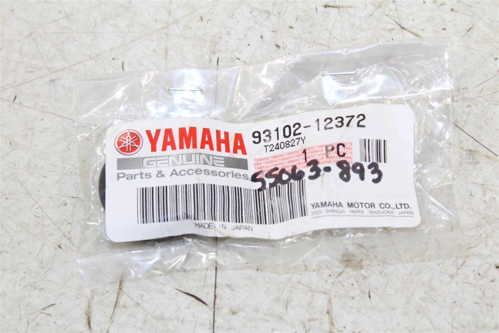 NOS Genuine Yamaha Oil Seal 93102-12372 NEW 55063