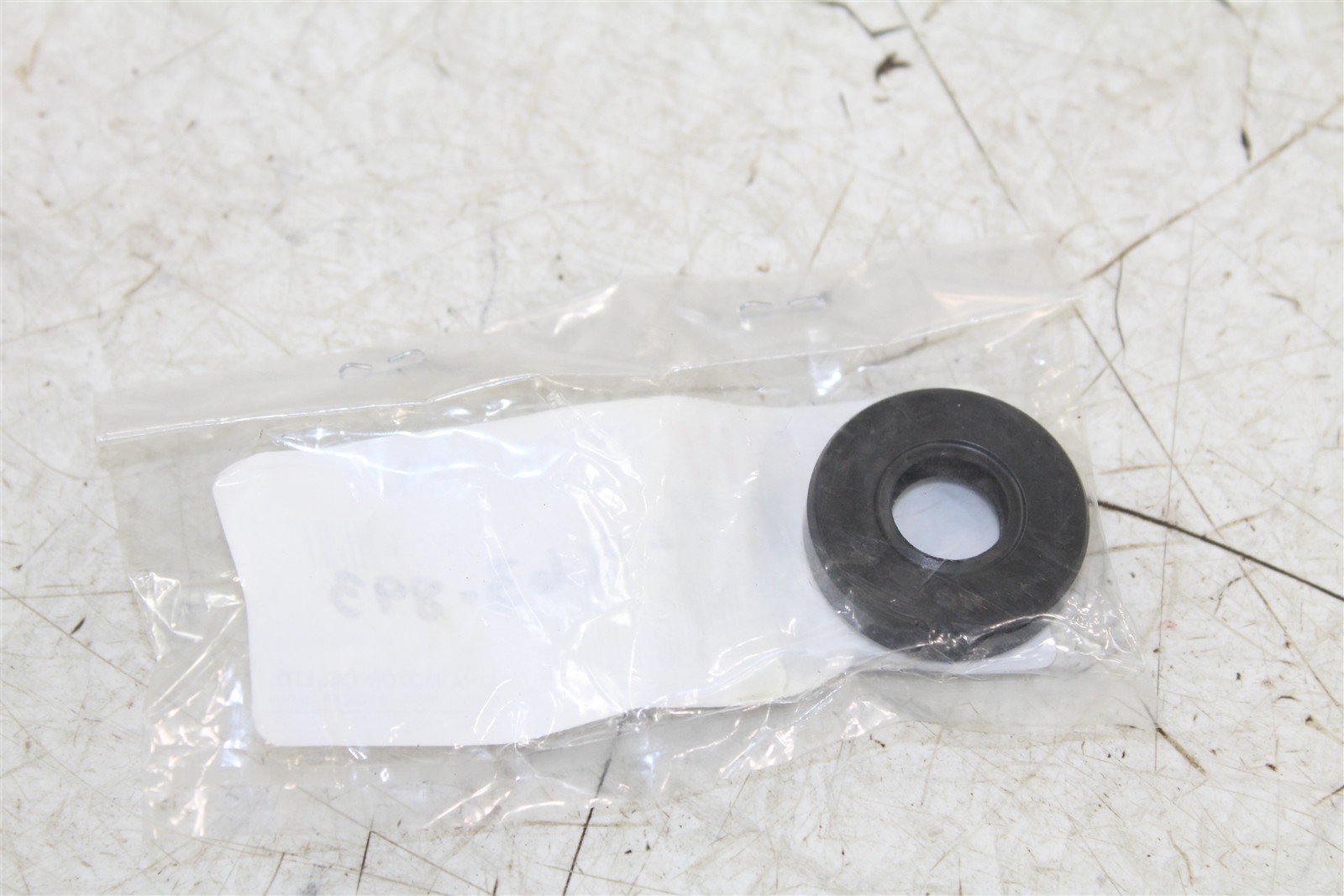 NOS Genuine Yamaha Oil Seal 93102-12372 NEW 55063