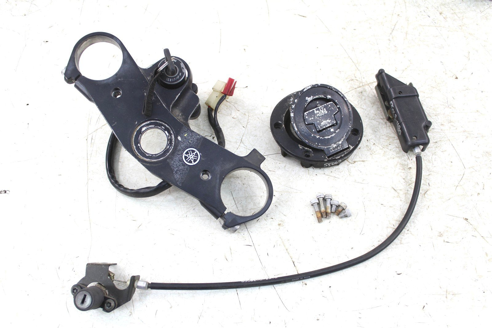 2002 Yamaha R1 Key Switch Ignition Top Triple Clamp Seat Lock Gas Cap 55063
