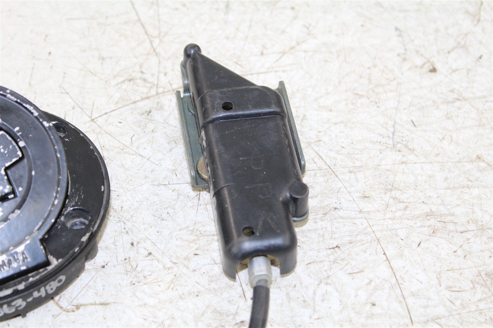 2002 Yamaha R1 Key Switch Ignition Top Triple Clamp Seat Lock Gas Cap 55063