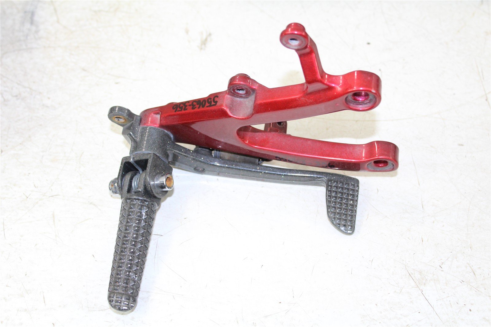2002 Yamaha R1 Right Foot Peg Rest w/ Rear Brake Pedal 55063