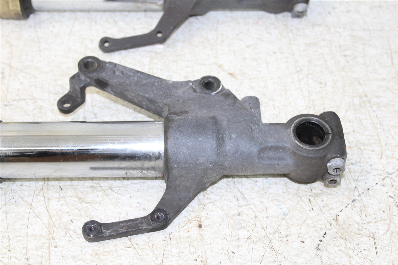 2002 Yamaha R1 Fork Tubes Front Suspension Lower Triple Clamp 55063