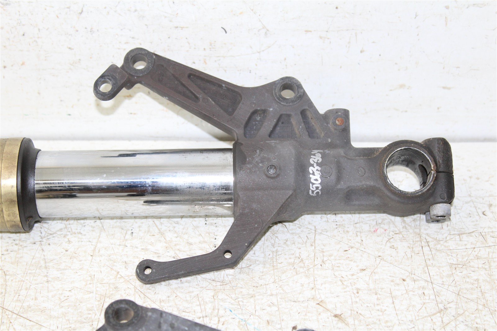 2002 Yamaha R1 Fork Tubes Front Suspension Lower Triple Clamp 55063