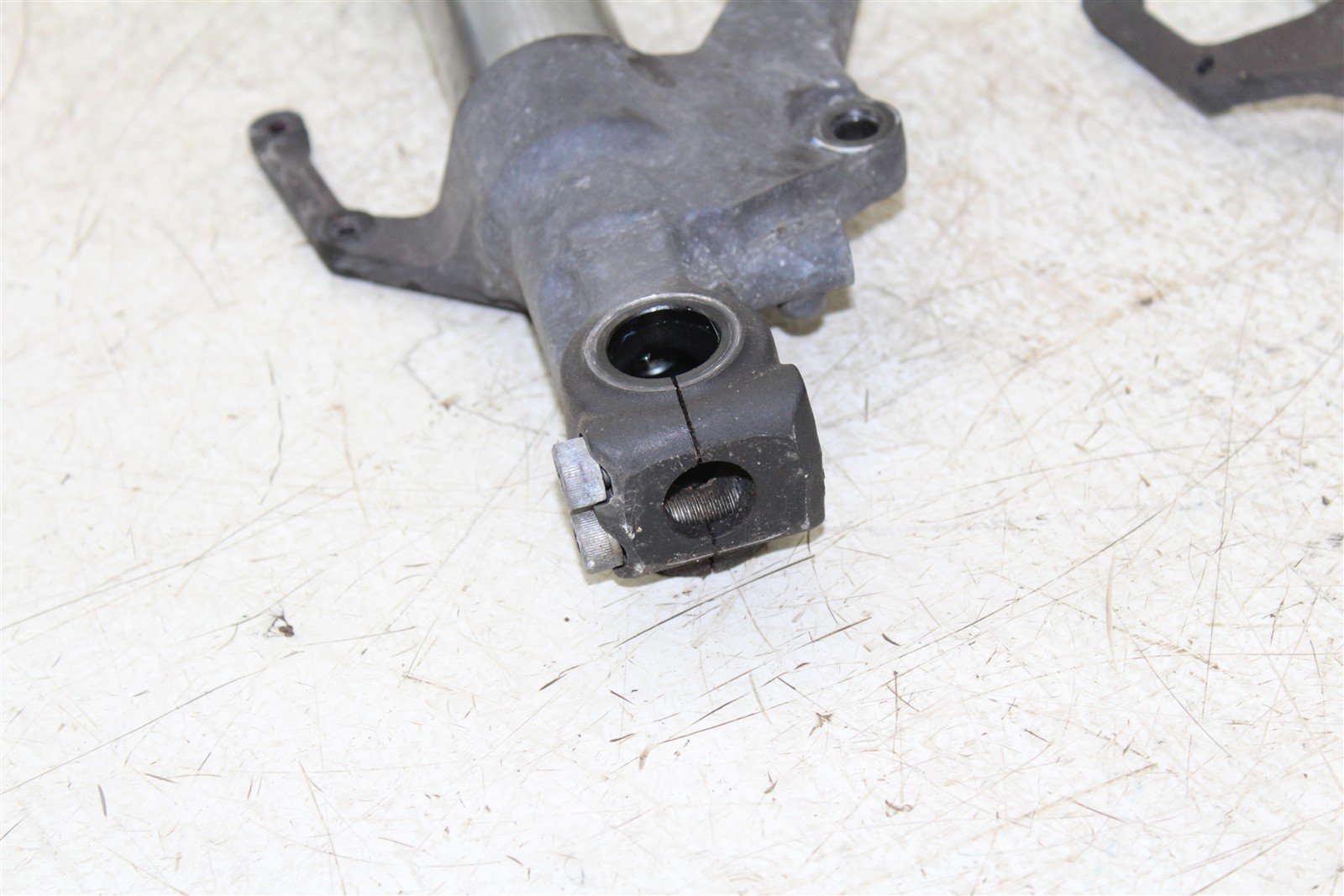2002 Yamaha R1 Fork Tubes Front Suspension Lower Triple Clamp 55063