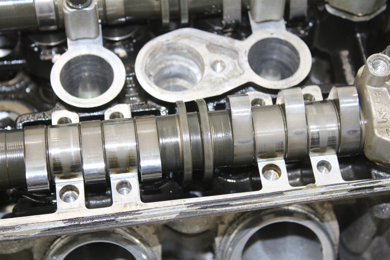 2002 Yamaha R1 Cylinder Head Valve Cover w/ Exhaust Intake Camshaft Cam 55063