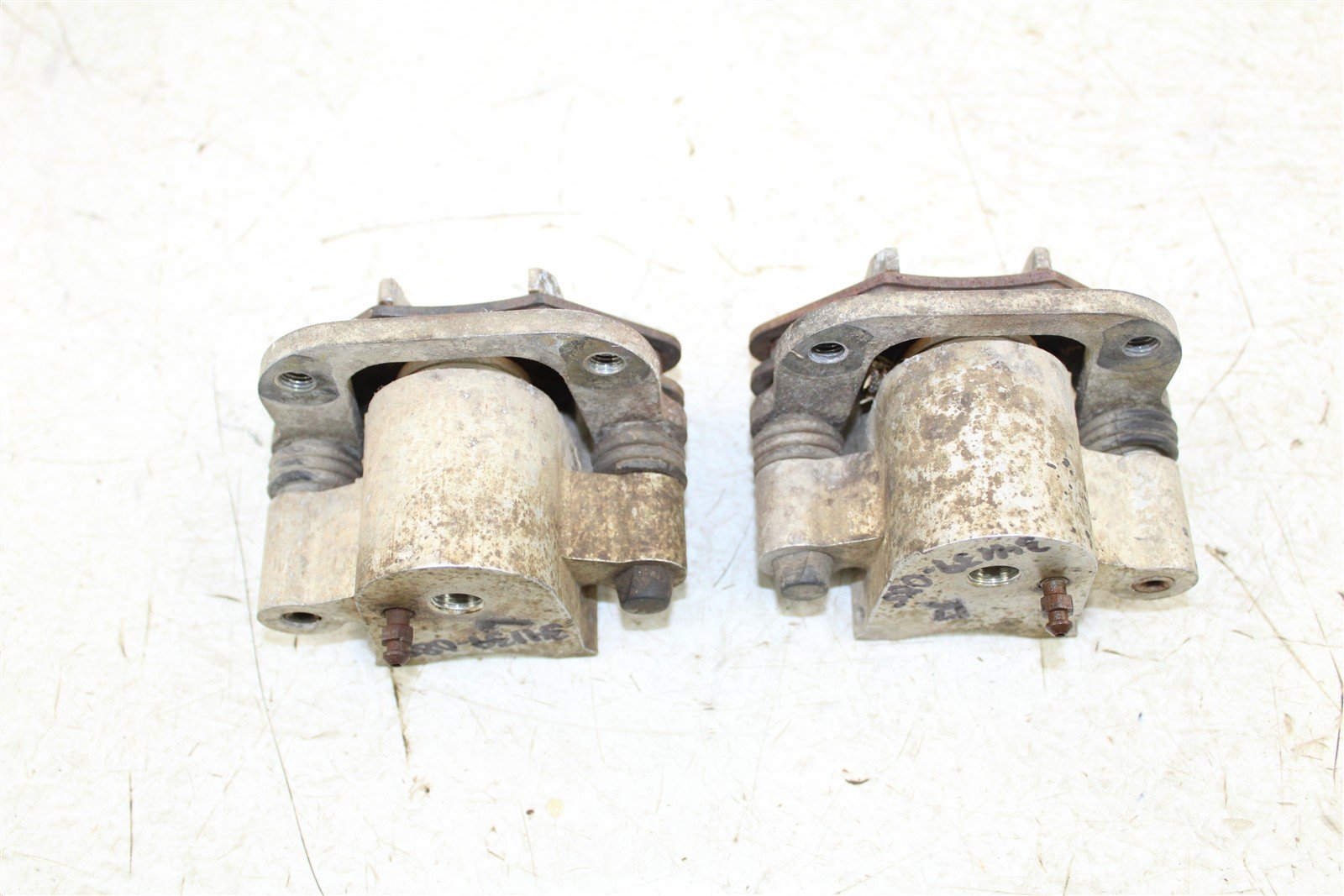 1998 Polaris Sport 400L 2x4 Front Brake Calipers Set Left Right 34139