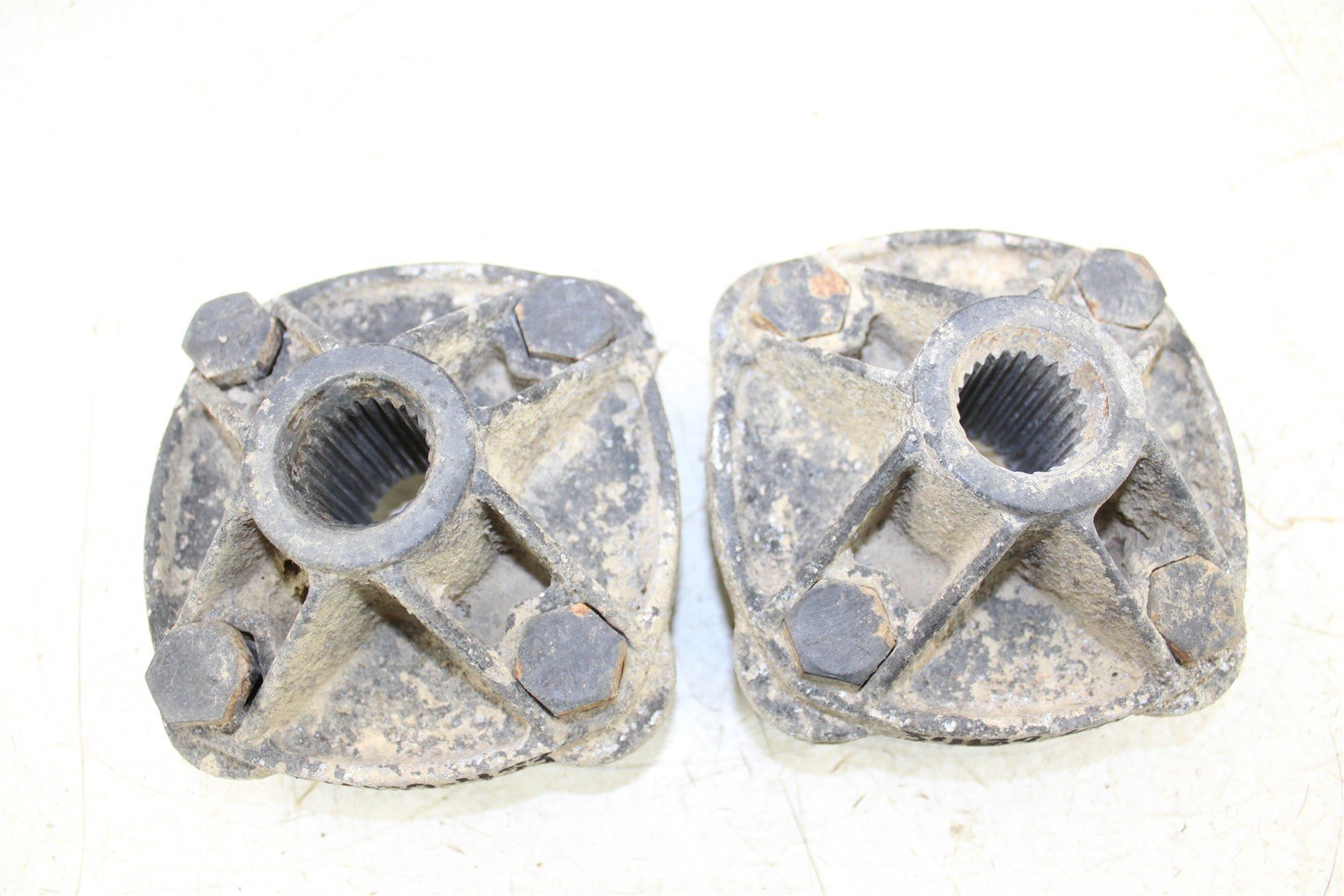 1998 Polaris Sport 400L 2x4 Rear Hubs Wheel Mounts 34139