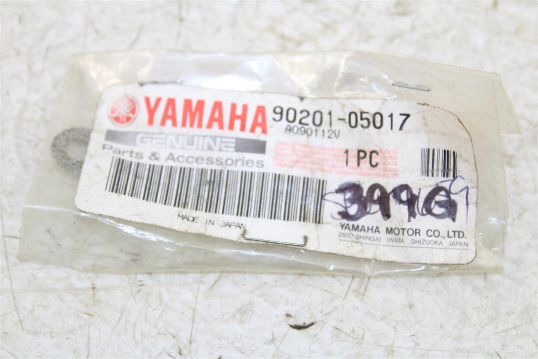 NOS Genuine Yamaha Plate Washer 90201-05017 NEW 399G