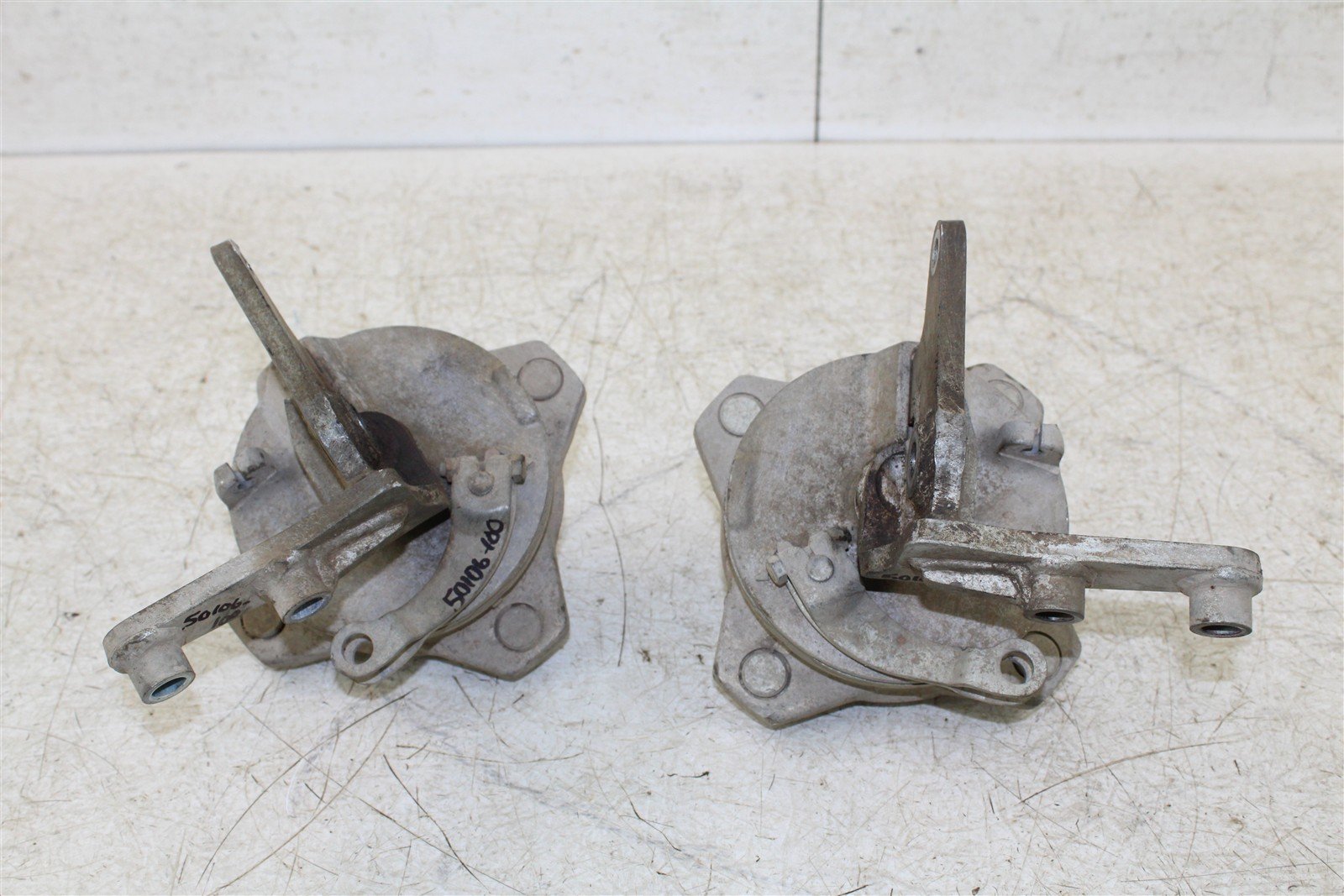 1992 Yamaha Timberwolf 250 2x4 Front Brake Drums Backing Plates Panel Hubs 50106