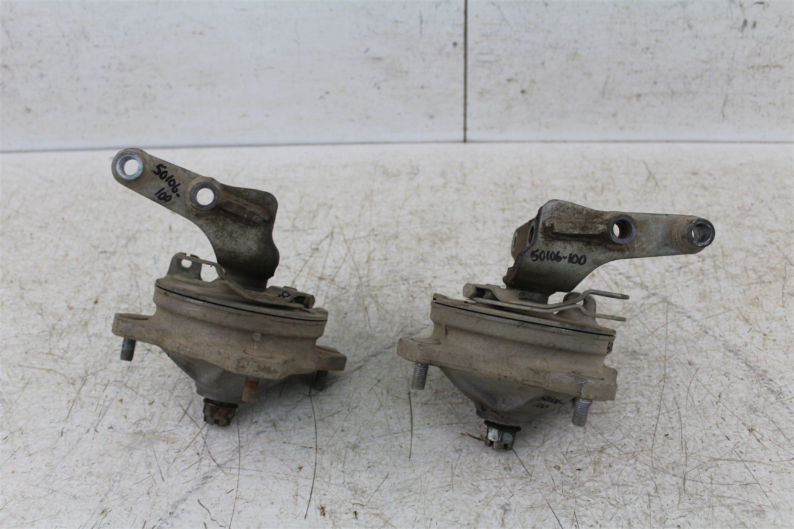 1992 Yamaha Timberwolf 250 2x4 Front Brake Drums Backing Plates Panel Hubs 50106