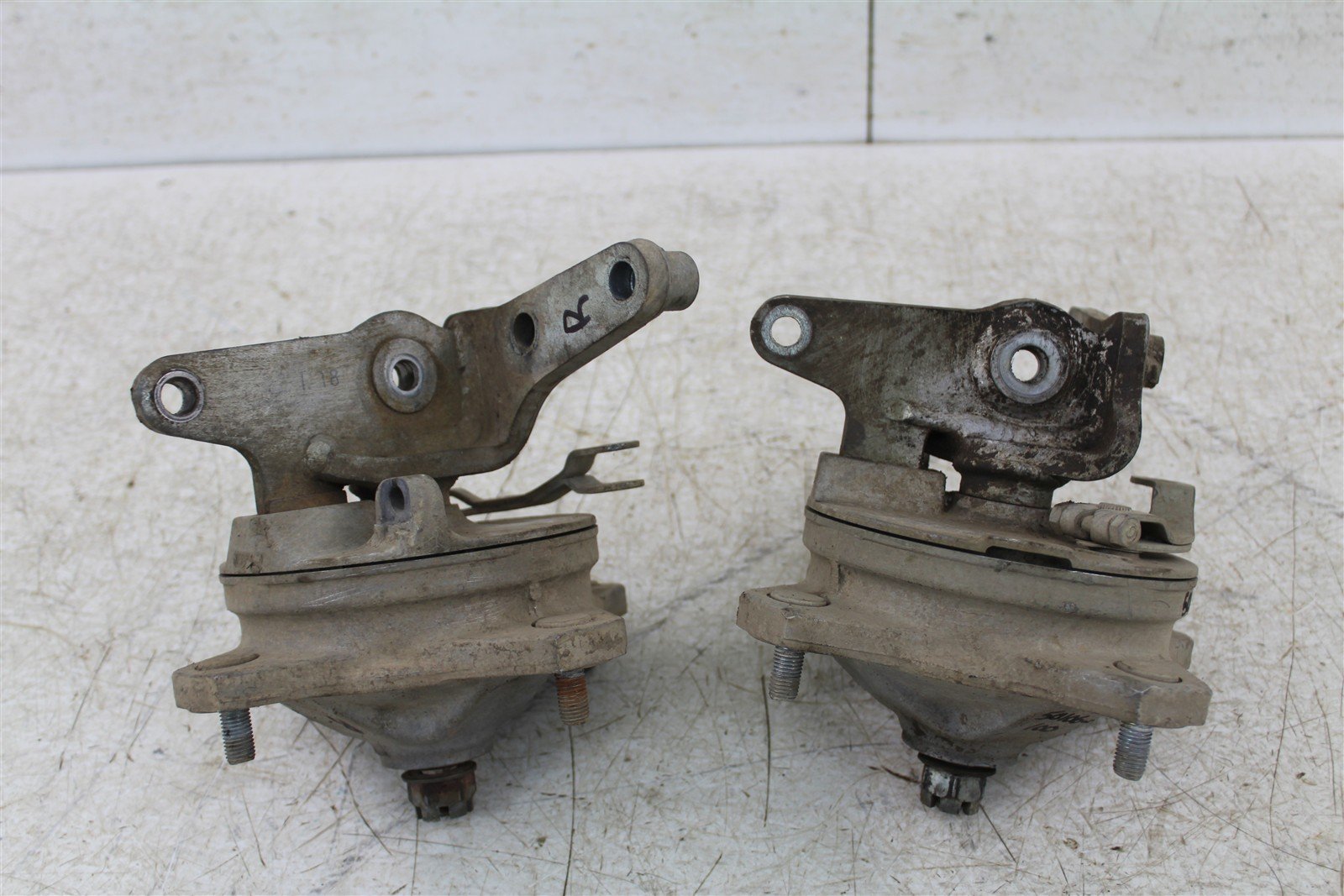 1992 Yamaha Timberwolf 250 2x4 Front Brake Drums Backing Plates Panel Hubs 50106