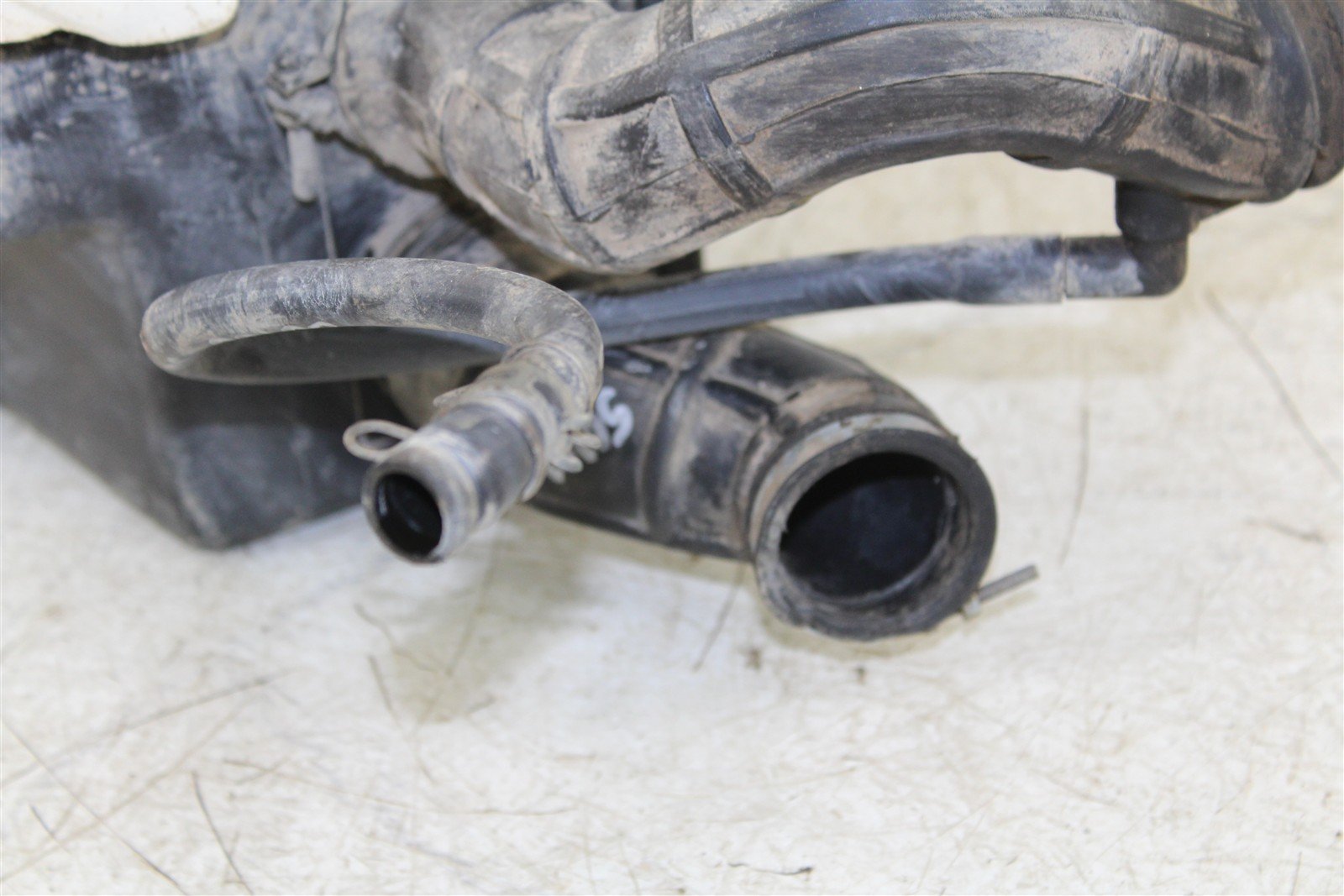 1992 Yamaha Timberwolf 250 2x4 Air Box Intake Housing Boot Filter Cage 50106