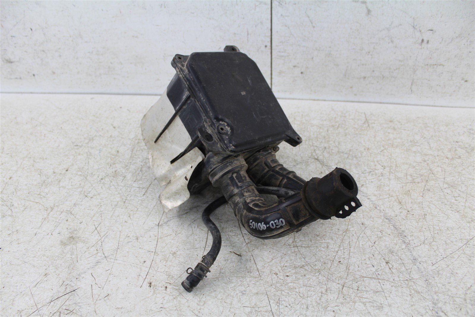 1992 Yamaha Timberwolf 250 2x4 Air Box Intake Housing Boot Filter Cage 50106