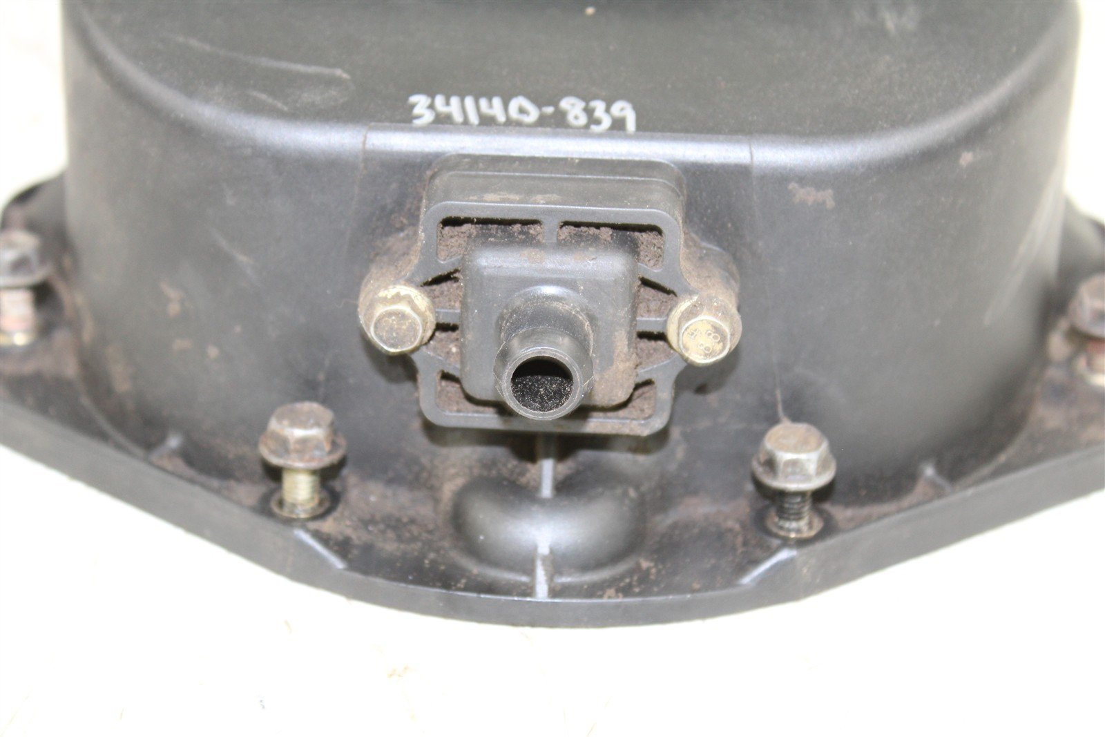 2004 Polaris Sportsman 600 4x4 Cylinder Head Valve Cover 34140