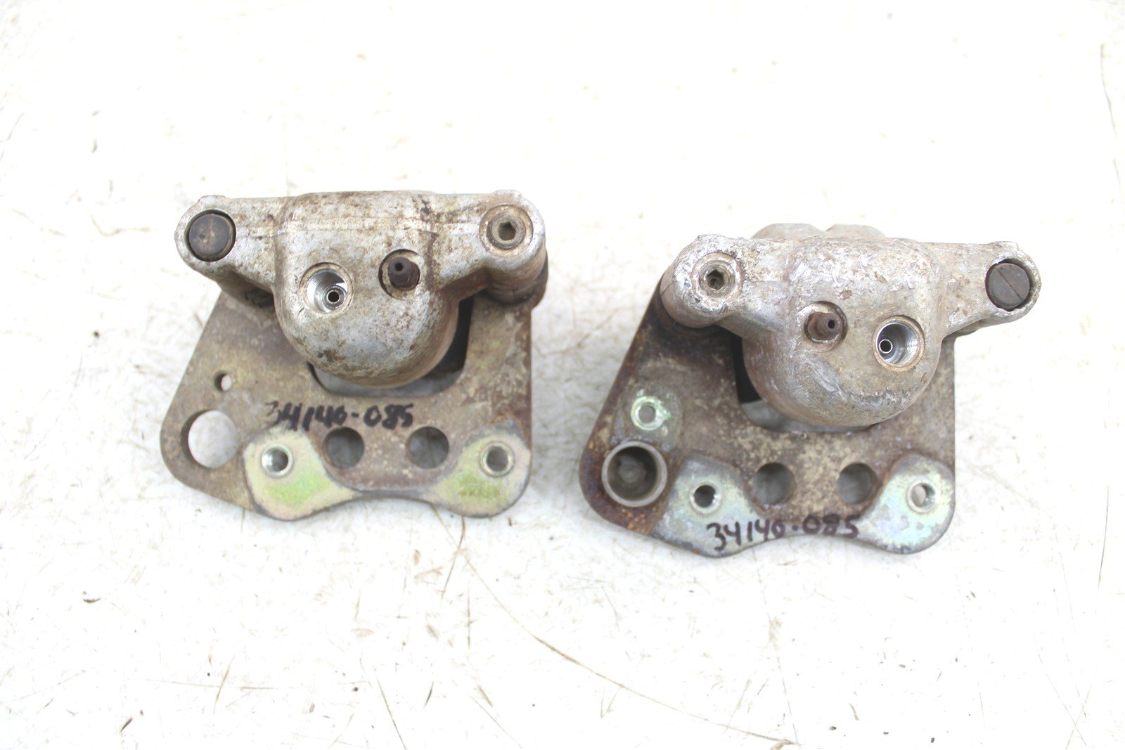 2004 Polaris Sportsman 600 4x4 Front Brake Calipers Set Left Right 34140