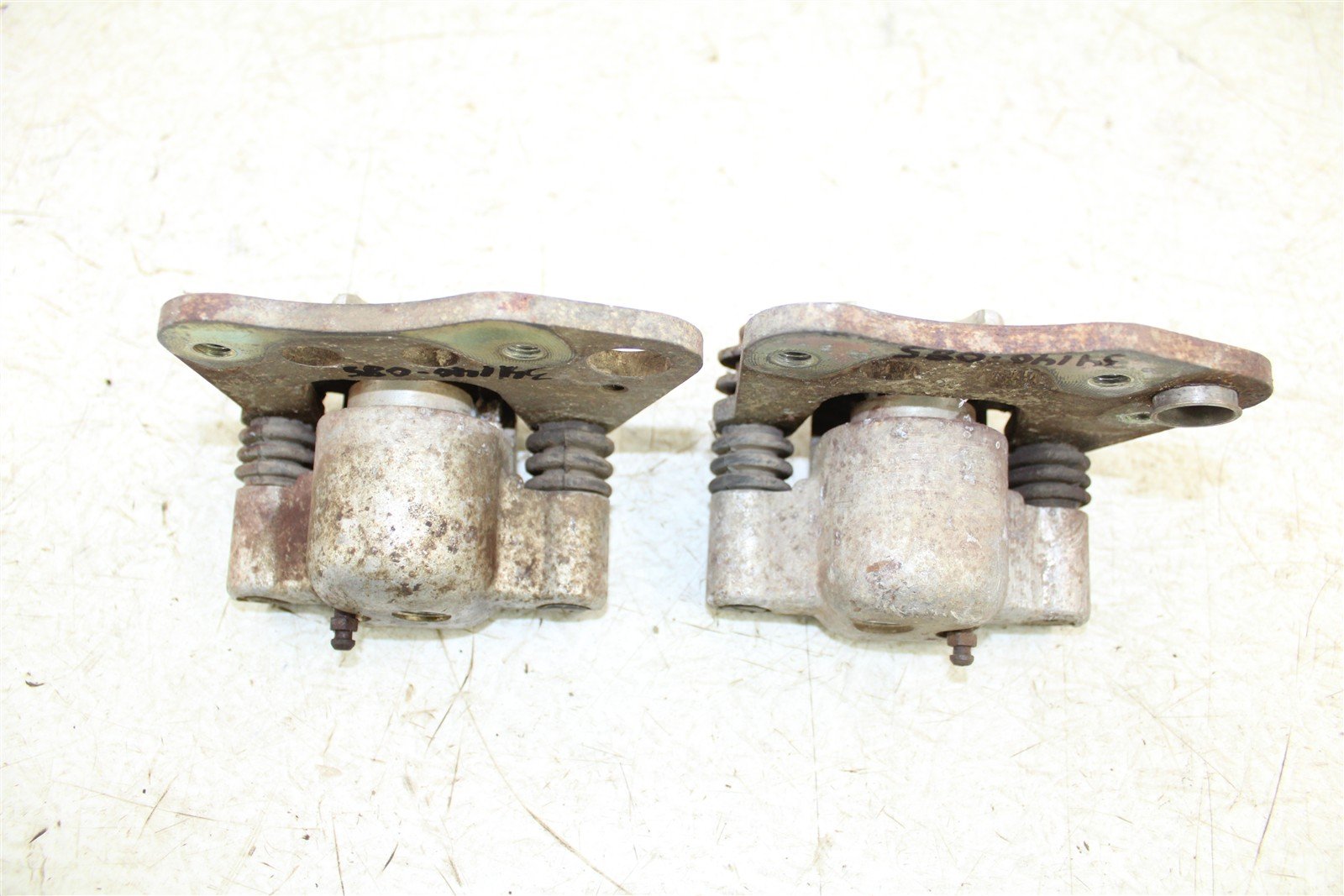 2004 Polaris Sportsman 600 4x4 Front Brake Calipers Set Left Right 34140