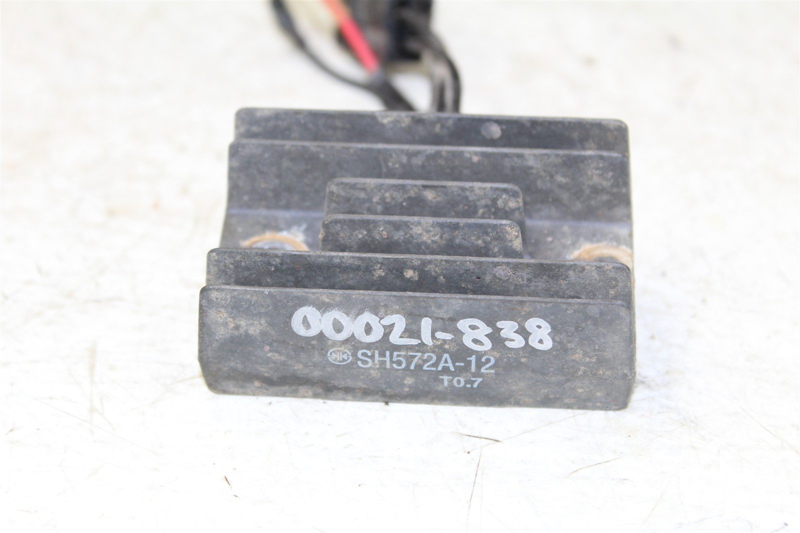 2001 Arctic Cat 250 2x4 Voltage Regulator Rectifier 00021