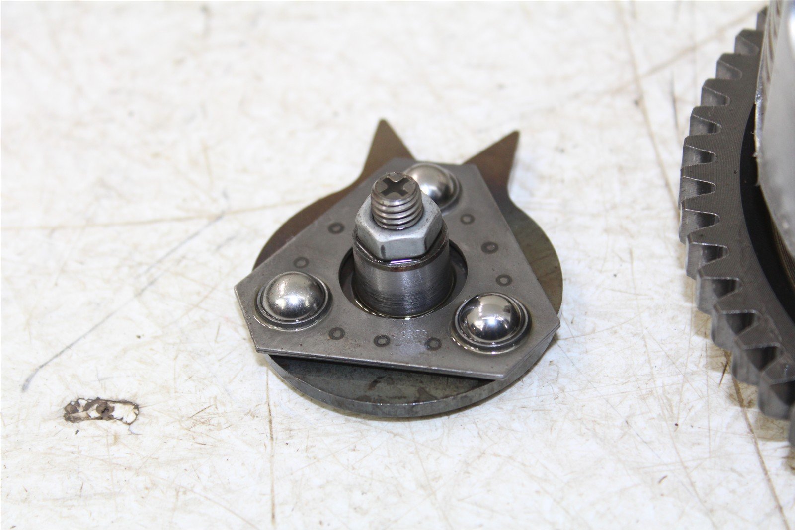 2001 Arctic Cat 250 2x4 Clutch Basket Inner Hub Pressure Plate 00021