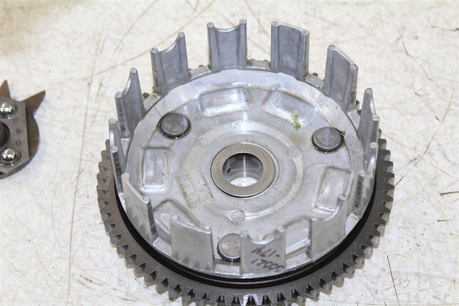 2001 Arctic Cat 250 2x4 Clutch Basket Inner Hub Pressure Plate 00021