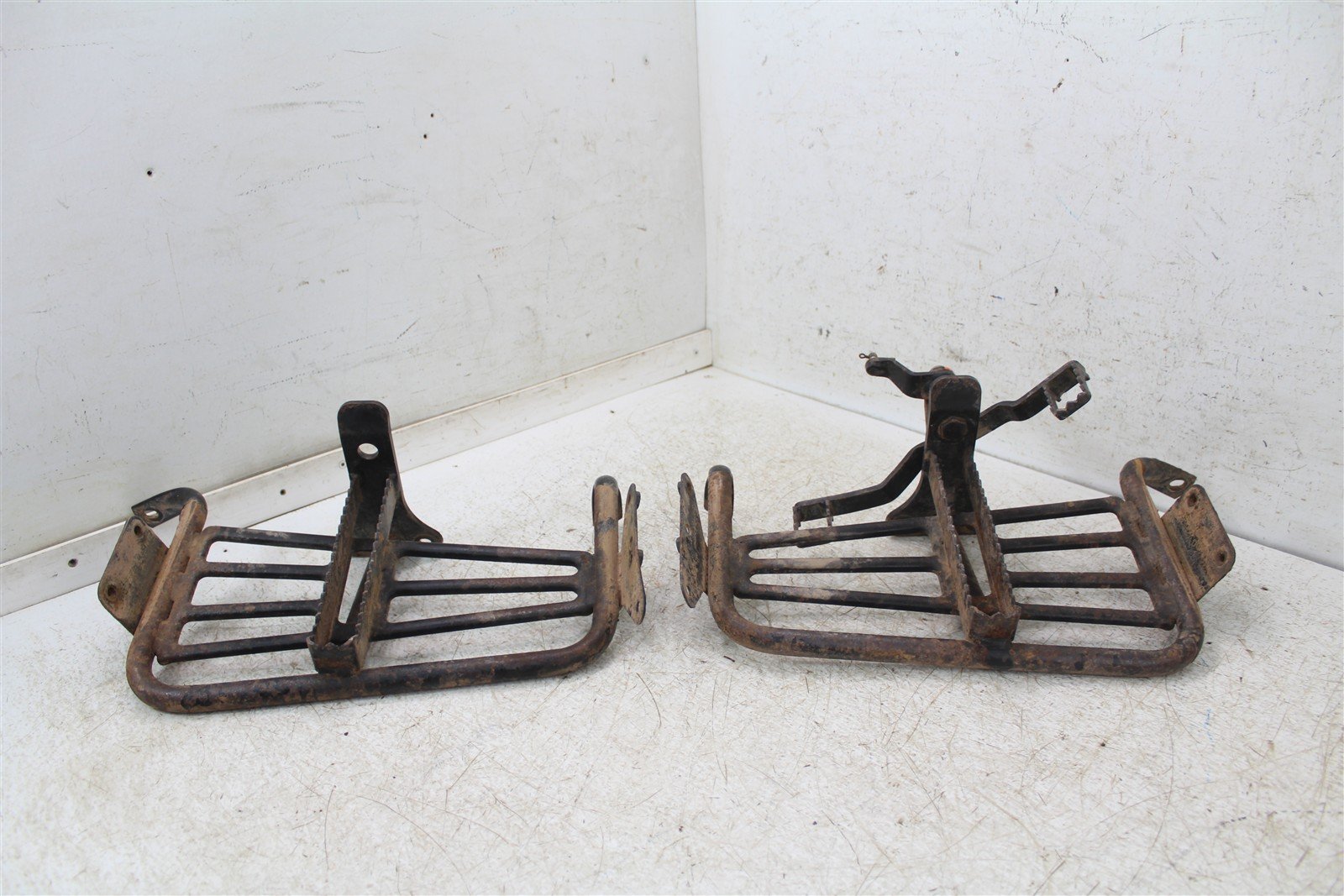 2001 Arctic Cat 250 2x4 Foot Pegs Rests Set w/ Shifter Left Right 00021