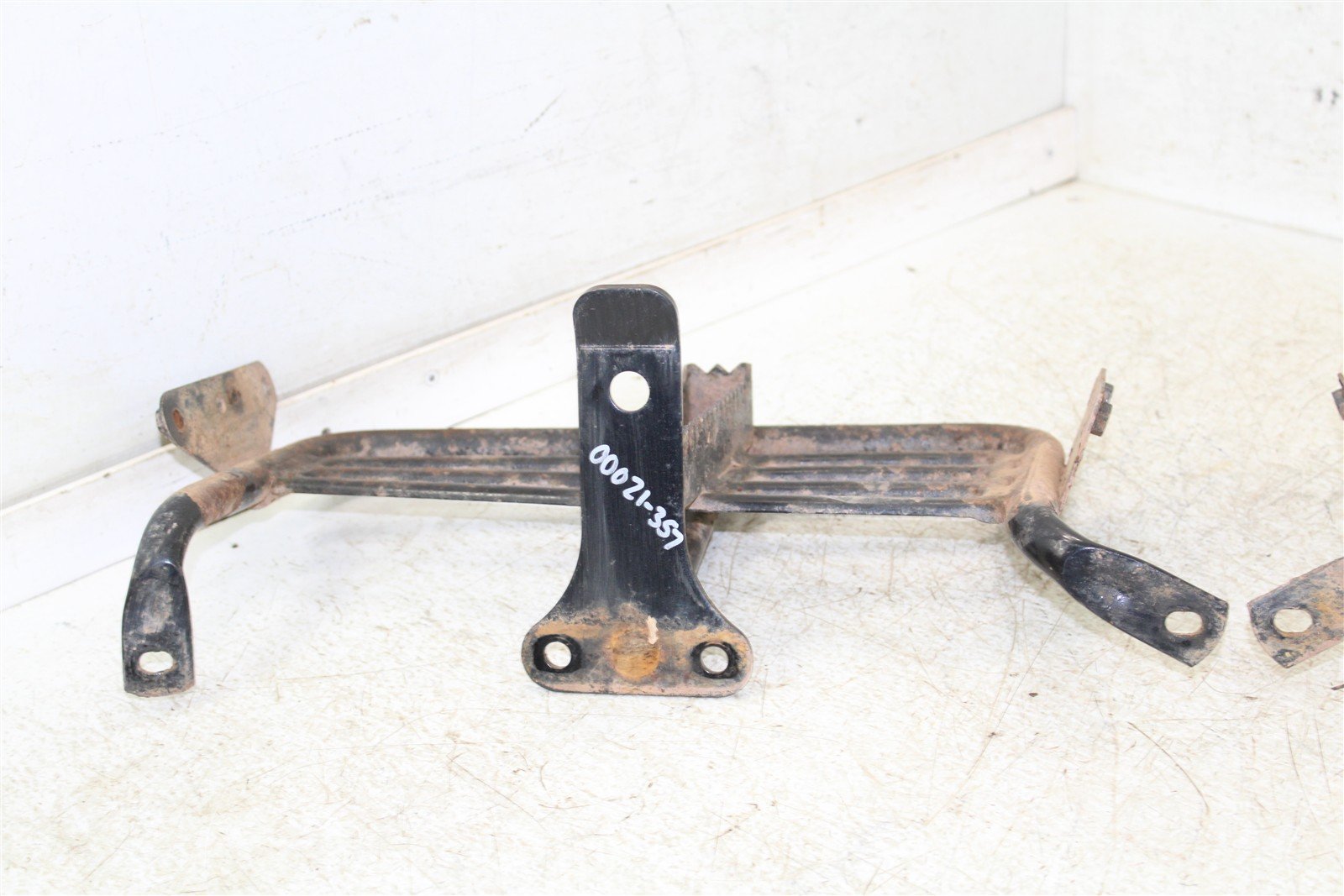 2001 Arctic Cat 250 2x4 Foot Pegs Rests Set w/ Shifter Left Right 00021