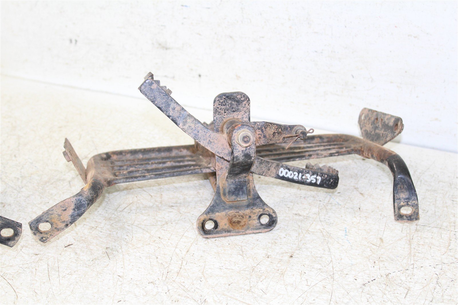 2001 Arctic Cat 250 2x4 Foot Pegs Rests Set w/ Shifter Left Right 00021