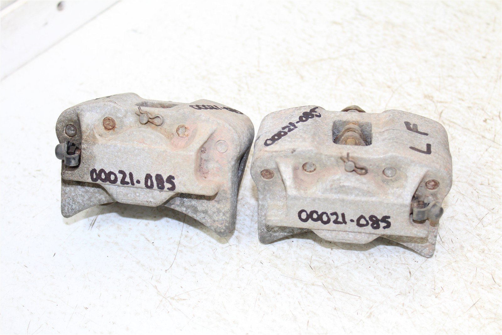 2001 Arctic Cat 250 2x4 Front Brake Calipers Set Left Right 00021