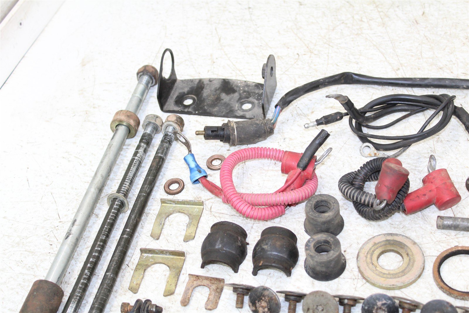 2001 Arctic Cat 250 2x4 Chassis Bolt Kit Hardware Wire Mount Bracket 00021