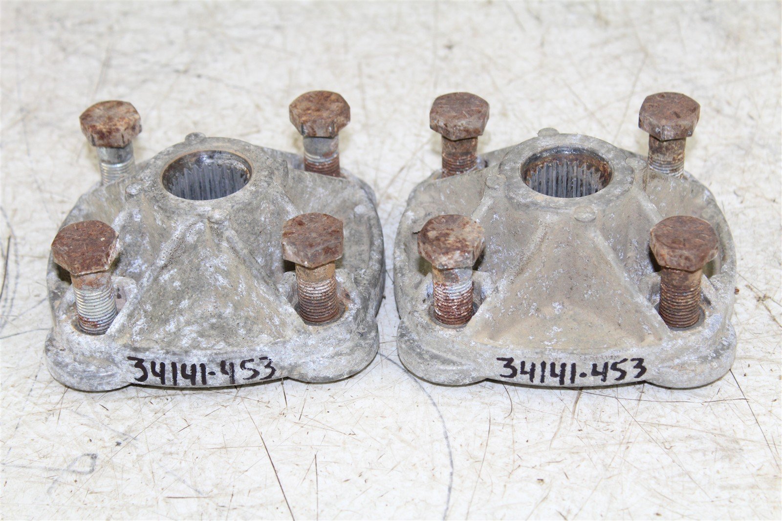1990 Polaris Trail Boss 250 4x4 Rear Hubs Wheel Mounts 34141