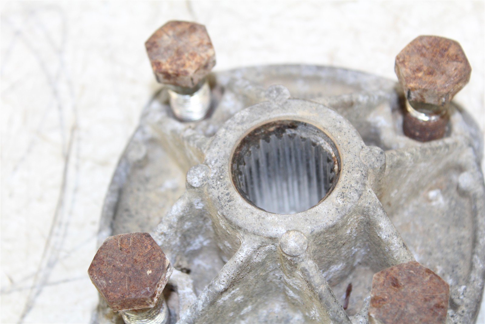 1990 Polaris Trail Boss 250 4x4 Rear Hubs Wheel Mounts 34141