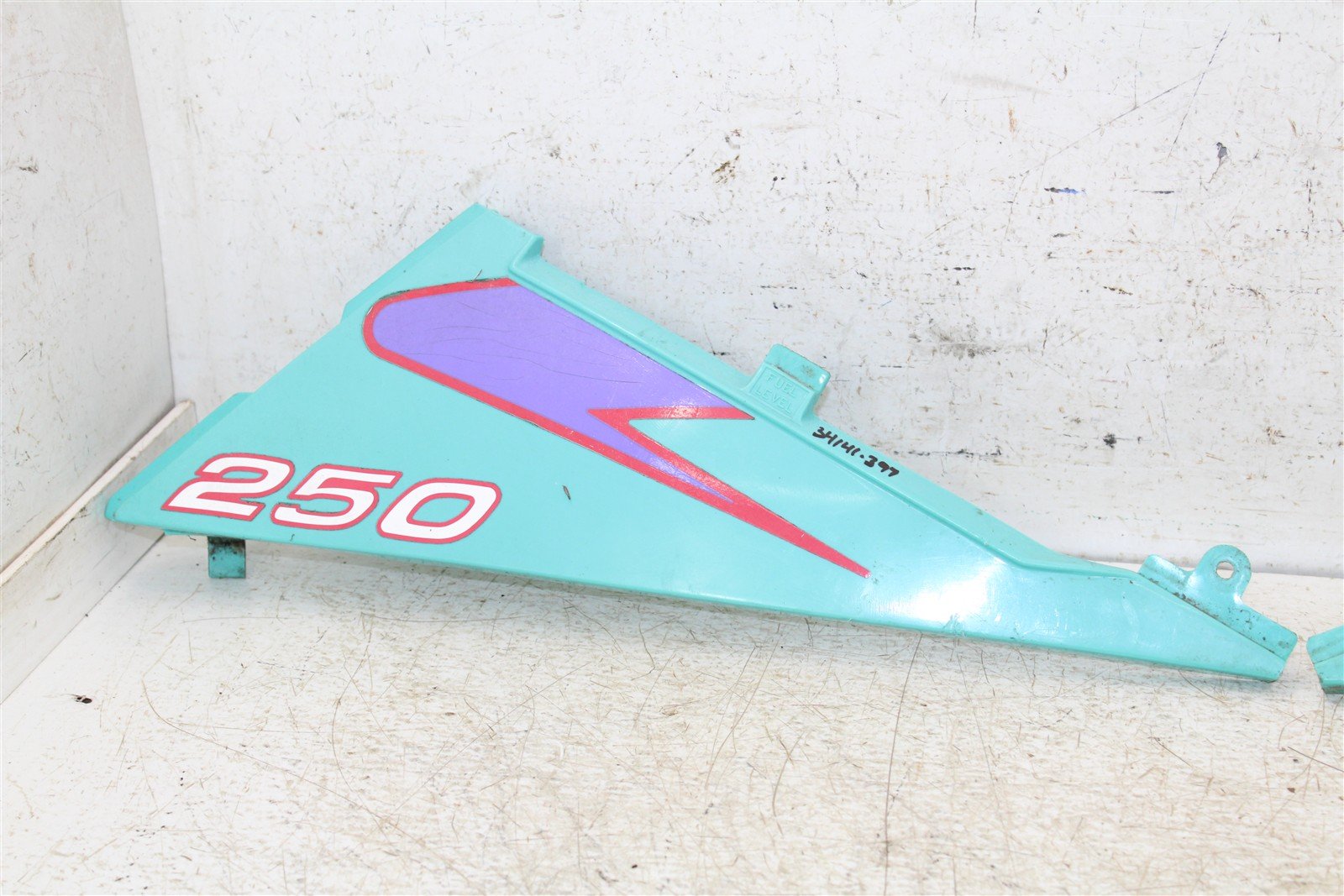 1990 Polaris Trail Boss 250 4x4 Gas Tank Shrouds Fenders Left Right 34141