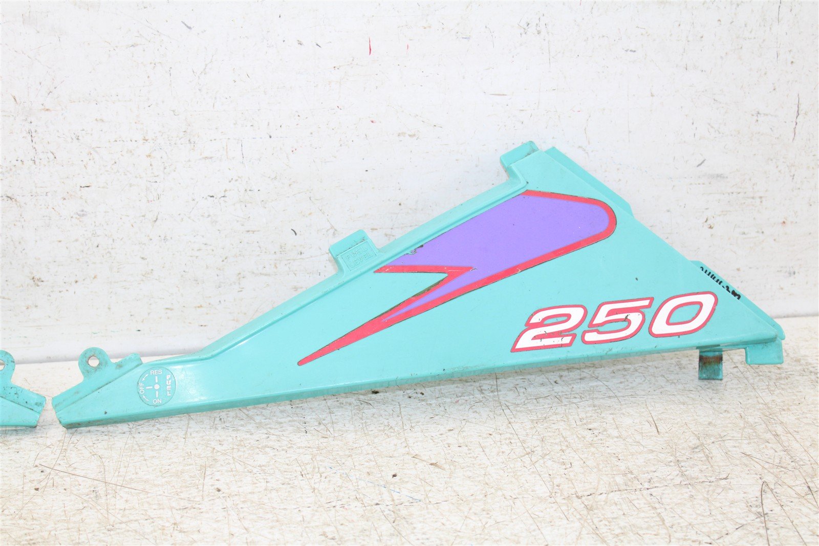 1990 Polaris Trail Boss 250 4x4 Gas Tank Shrouds Fenders Left Right 34141